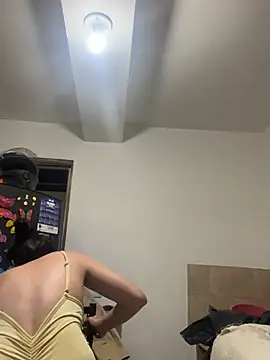 Violett hott  online show from 05/02/26, 12:10