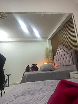 Violett hott  online show from 05/12/26, 12:24