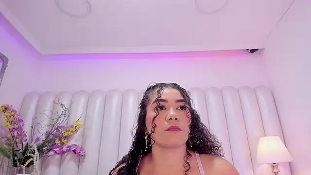 CamilaCastillo online show from 06/10/26, 07:46