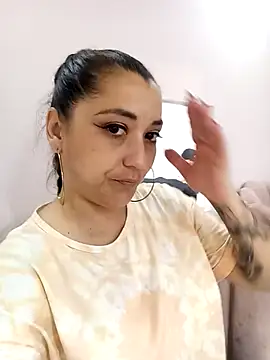 Snapshot of Sweett_Lu chatting on 02/13/26, 04:25 Sweett Lu online show from 02/13/26, 04:25