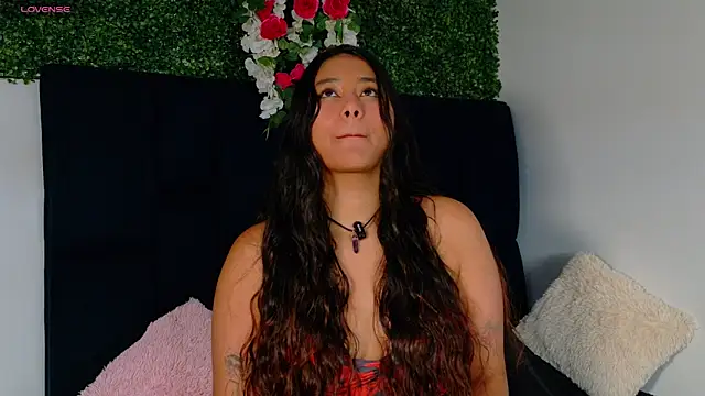 AnnaSmiles online show from 05/05/26, 04:15
