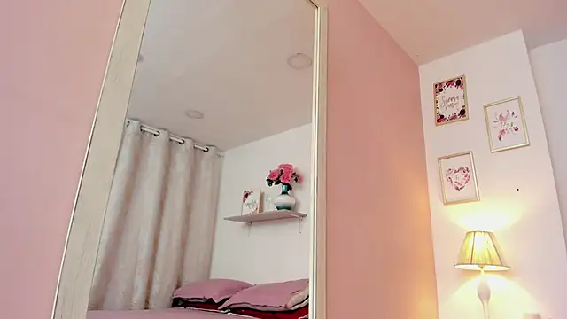 Snapshot of VictoriaGarret chatting on 02/06/26, 12:19 VictoriaGarret online show from 02/06/26, 12:19