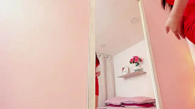 Snapshot of VictoriaGarret chatting on 02/10/26, 12:20 VictoriaGarret online show from 02/10/26, 12:20