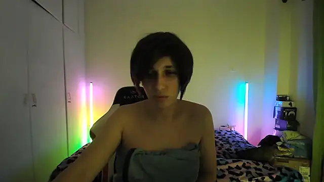 HoneyValentine online show from 05/28/26, 07:00