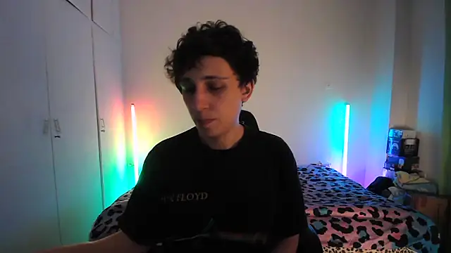 HoneyValentine online show from 06/01/26, 05:58