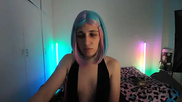 HoneyValentine online show from 06/07/26, 07:17