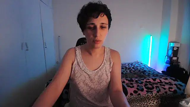HoneyValentine online show from 06/11/26, 07:01
