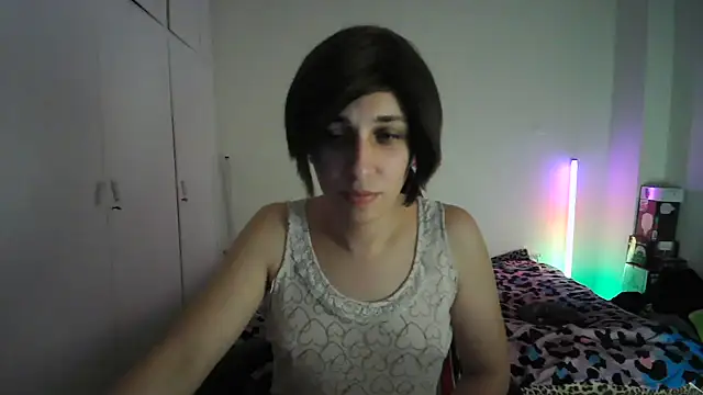 HoneyValentine online show from 06/14/26, 07:38