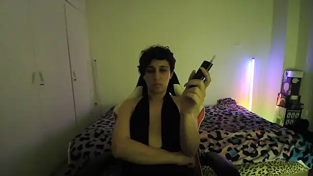HoneyValentine online show from 06/19/26, 07:28