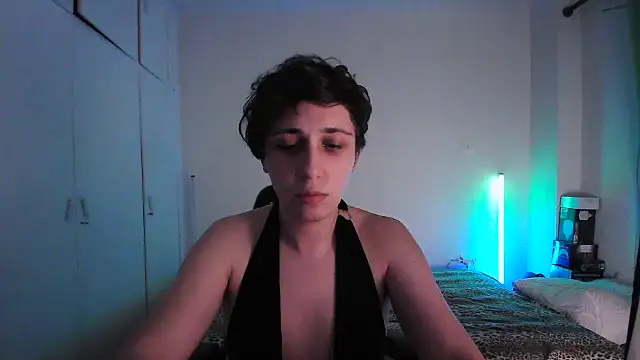 HoneyValentine online show from 06/20/26, 06:44