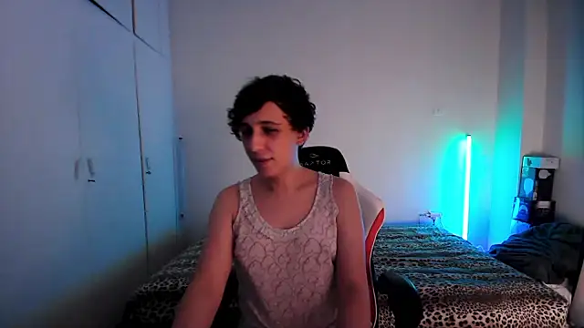 HoneyValentine online show from 06/21/26, 07:49
