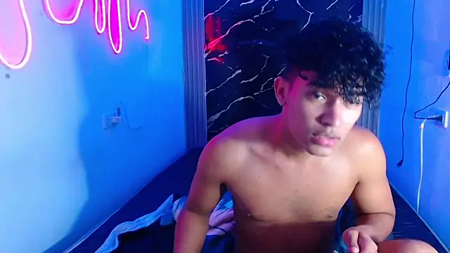 Snapshot of jamescurly00 chatting on 03/01/26, 10:28 jamescurly00 online show from 03/01/26, 10:28