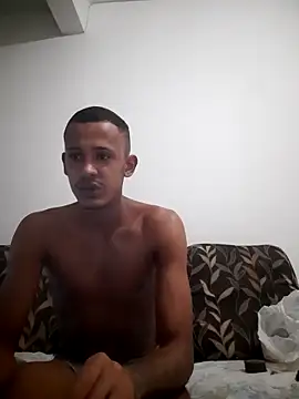 Snapshot of Magrinhodelicia011 chatting on 04/02/26, 12:30 Magrinhodelicia011 online show from 04/02/26, 12:30