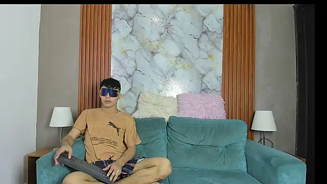 AVENGER BOYS2026 online show from 06/08/26, 07:14