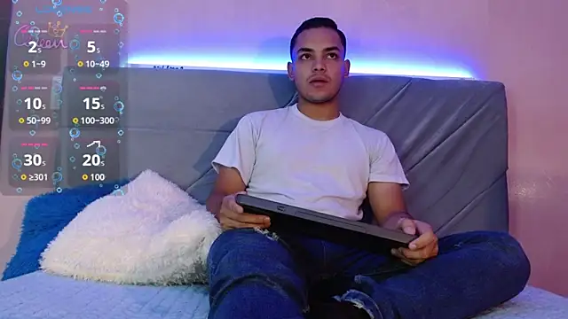 Snapshot of studentdeivy_ chatting on 02/25/26, 10:58 studentdeivy online show from 02/25/26, 10:58