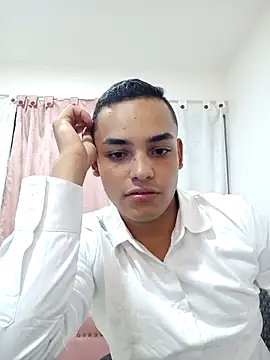 Snapshot of studentdeivy_ chatting on 03/17/26, 11:52 studentdeivy online show from 03/17/26, 11:52