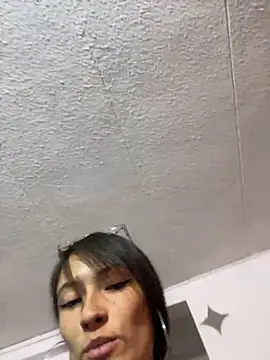 Michelle ec online show from 05/11/26, 04:04
