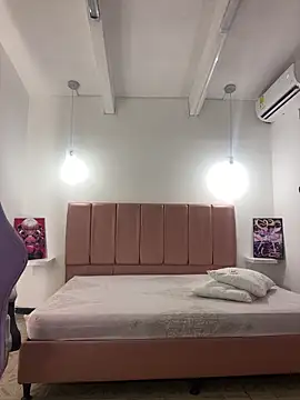 Snapshot of Iamcami_ chatting on 02/17/26, 06:58 Iamcami online show from 02/17/26, 06:58