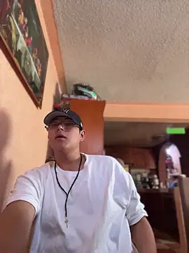 Snapshot of soyrodryp chatting on 02/15/26, 03:31 soyrodryp online show from 02/15/26, 03:31