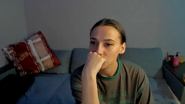 Snapshot of AnnaMized chatting on 02/12/26, 01:28 AnnaMized online show from 02/12/26, 01:28