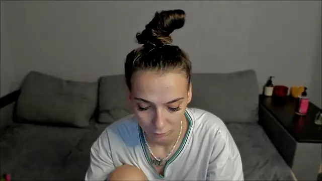 Snapshot of AnnaMized chatting on 02/26/26, 01:37 AnnaMized online show from 02/26/26, 01:37