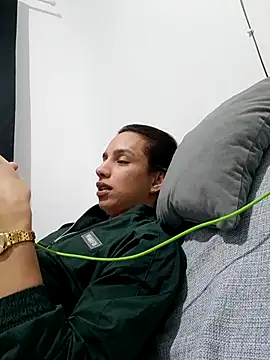 ofjuliaa online show from 05/02/26, 03:22
