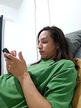 ofjuliaa online show from 05/20/26, 07:47