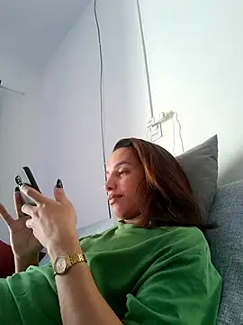 ofjuliaa online show from 06/08/26, 07:47