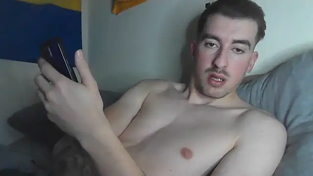 Snapshot of essexboy_2002 chatting on 01/08/26, 11:40 essexboy 2002 online show from 01/08/26, 11:40