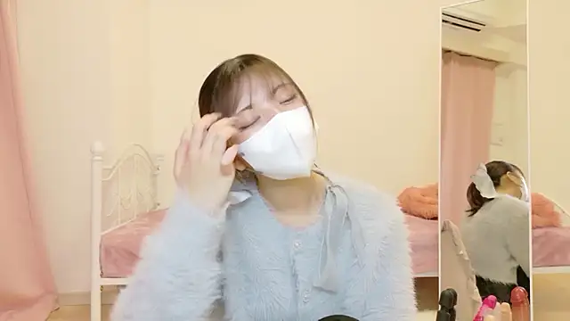 Snapshot of himarichan_v chatting on 02/22/26, 06:06 himarichan v online show from 02/22/26, 06:06