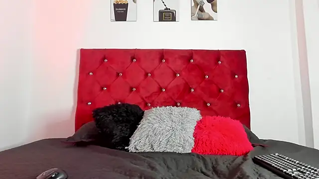 Snapshot of Liamsubtle01 chatting on 01/08/26, 05:37 Liamsubtle01 online show from 01/08/26, 05:37