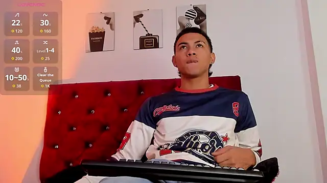 Snapshot of Liamsubtle01 chatting on 01/15/26, 05:05 Liamsubtle01 online show from 01/15/26, 05:05