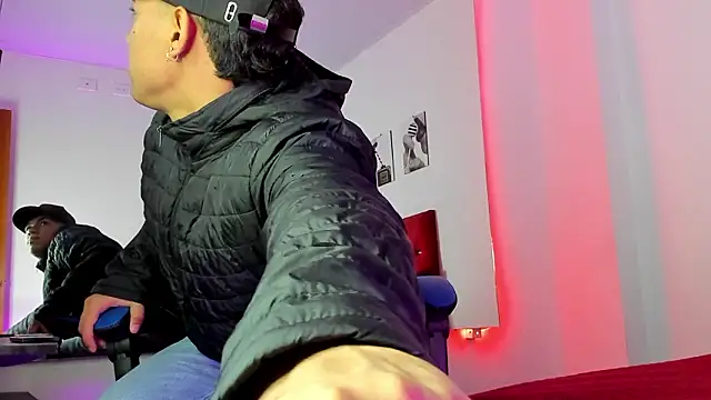 Snapshot of Liamsubtle01 chatting on 03/24/26, 11:04 Liamsubtle01 online show from 03/24/26, 11:04