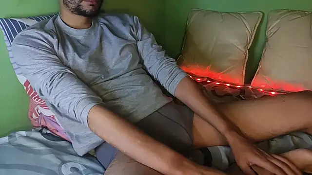 Snapshot of Taylor_Blaze94 chatting on 02/17/26, 12:40 Taylor Blaze94 online show from 02/17/26, 12:40