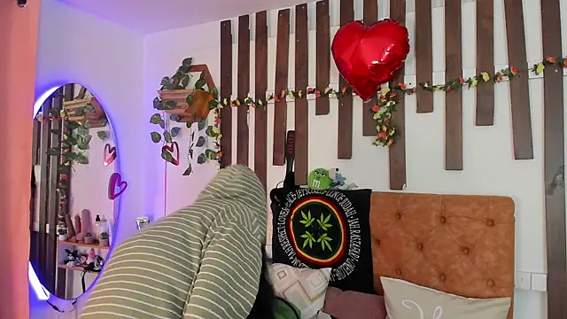 MeowMota  online show from 05/12/26, 06:05