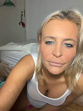 Snapshot of AliceDx chatting on 02/12/26, 10:05 AliceDx online show from 02/12/26, 10:05