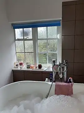 Snapshot of AliceDx chatting on 02/21/26, 11:00 AliceDx online show from 02/21/26, 11:00