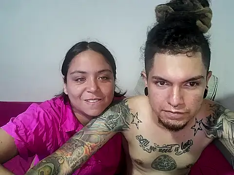 Snapshot of steffandjoshh420 chatting on 03/09/26, 01:31 steffandjoshh420 online show from 03/09/26, 01:31