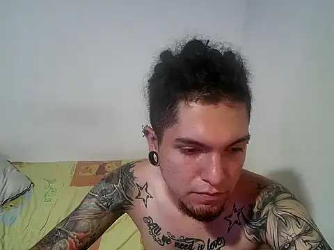 Snapshot of steffandjoshh420 chatting on 03/18/26, 03:31 steffandjoshh420 online show from 03/18/26, 03:31