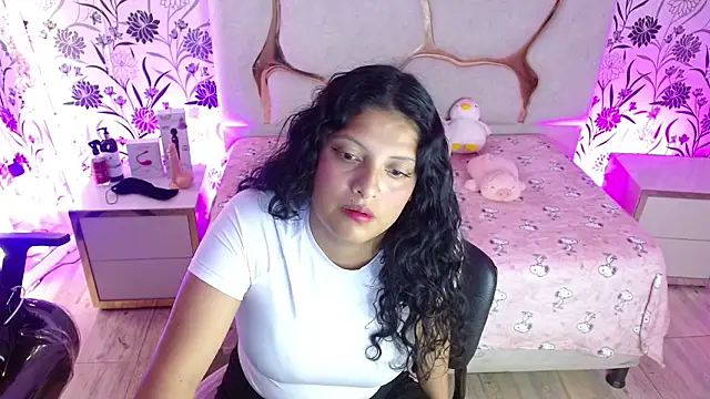 Snapshot of TATTI_TAY chatting on 02/18/26, 07:32 TATTI TAY online show from 02/18/26, 07:32