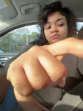 Snapshot of hispinkfreak219 chatting on 03/20/26, 09:52 hispinkfreak219 online show from 03/20/26, 09:52