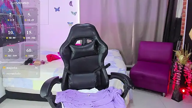 Snapshot of lune_rose chatting on 03/08/26, 05:28 lune rose online show from 03/08/26, 05:28