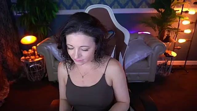 Dafni Monn online show from 06/18/26, 05:51
