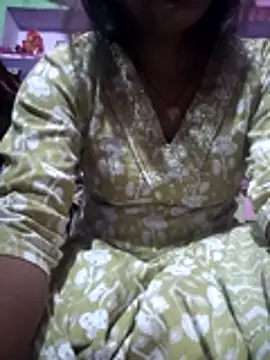 Nilam cute online show from 05/04/26, 07:32