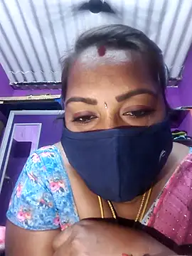 Snapshot of Tamil_Hot_Priya chatting on 01/19/26, 01:15 Tamil Hot Priya online show from 01/19/26, 01:15