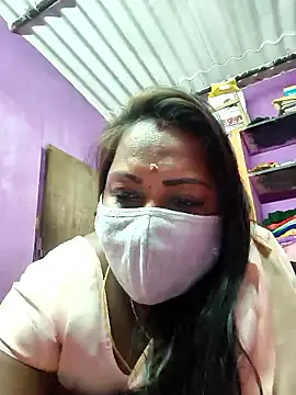 Snapshot of Tamil_Hot_Priya chatting on 02/17/26, 06:10 Tamil Hot Priya online show from 02/17/26, 06:10