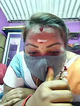 Snapshot of Tamil_Hot_Priya chatting on 03/06/26, 10:34 Tamil Hot Priya online show from 03/06/26, 10:34