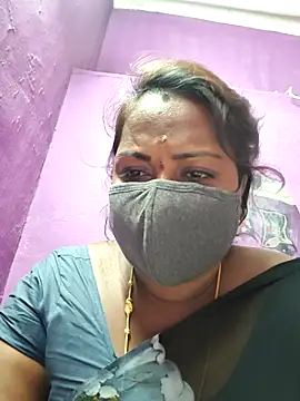 Snapshot of Tamil_Hot_Priya chatting on 03/10/26, 04:56 Tamil Hot Priya online show from 03/10/26, 04:56