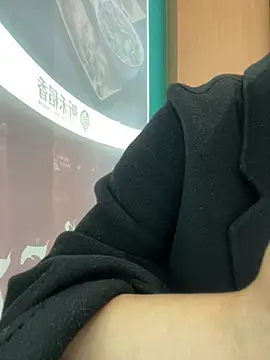 Snapshot of mi-ki1314 chatting on 02/27/26, 04:01 mi-ki1314 online show from 02/27/26, 04:01