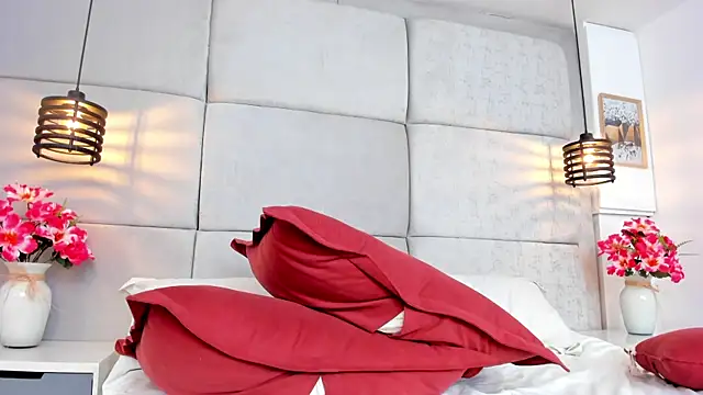 IvonneOwen online show from 04/26/26, 11:30